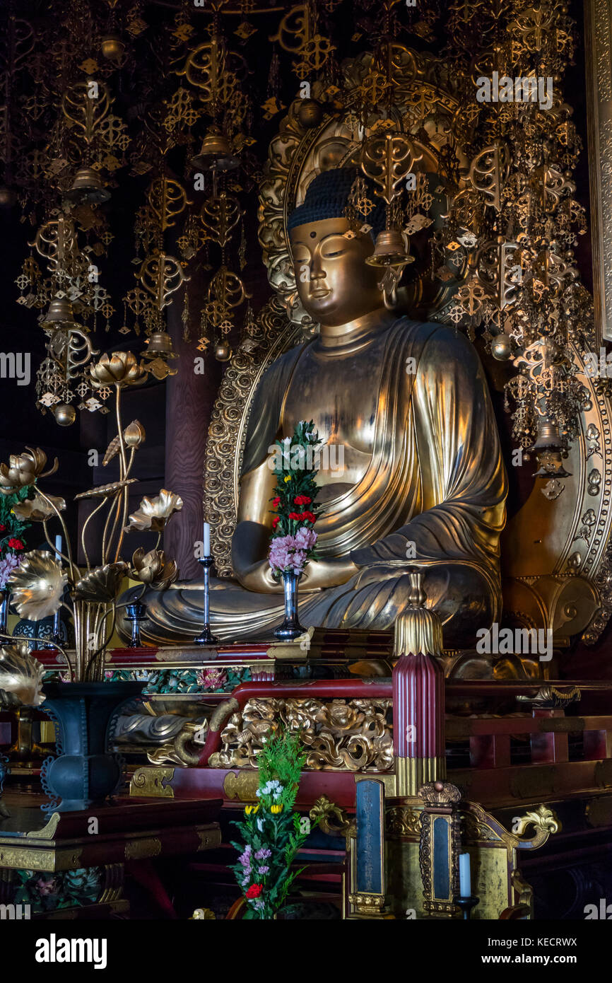 Kyoto, Japan - 18. Mai 2017: Golden Buddha im Chion-in Tempel in Kyoto, Japan im Chion-in in Higashiyama-ku, Kyoto, Japan ist der Sitz der jodo-s Stockfoto