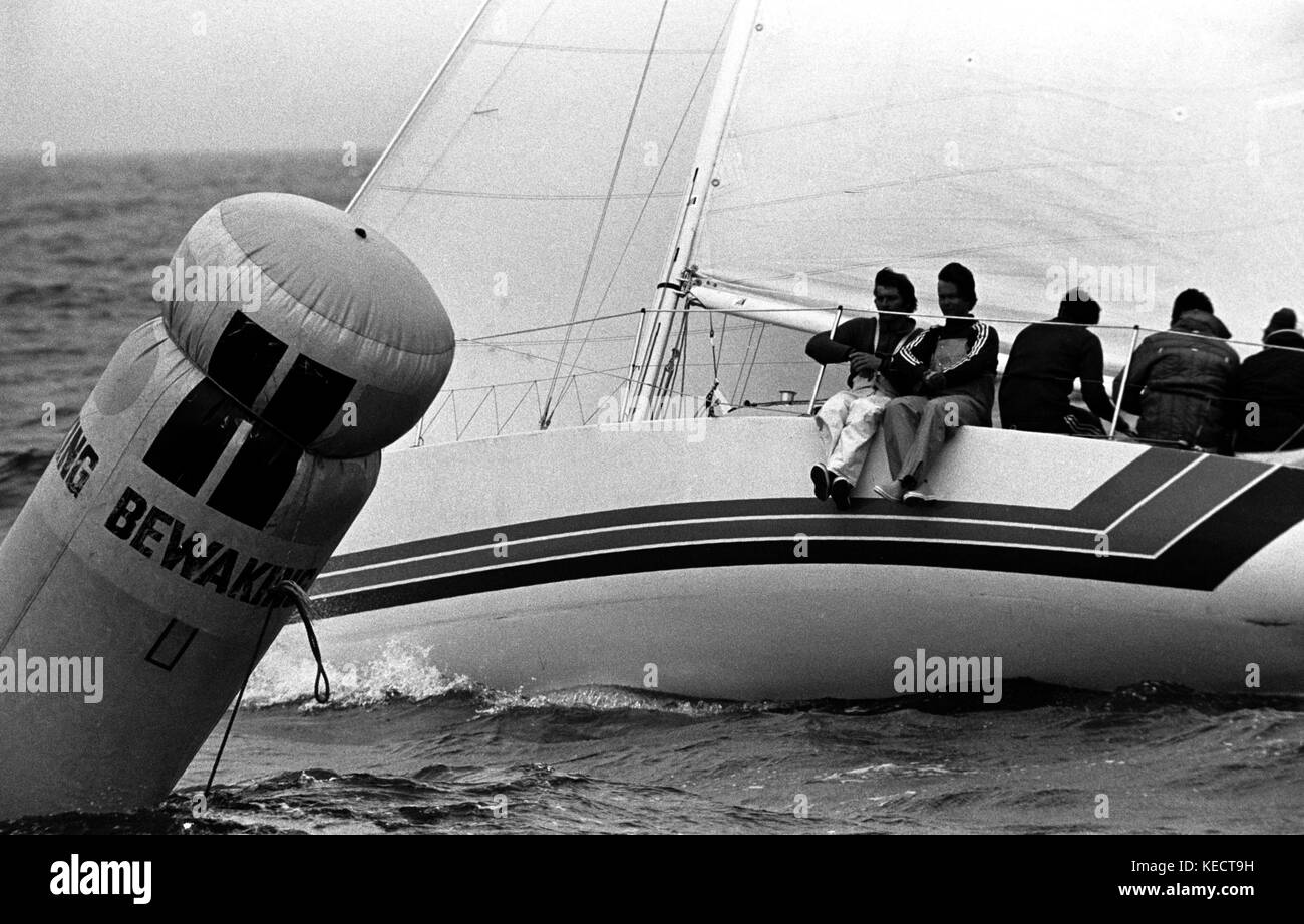 AJAXNETPHOTO - 1979 - HALBE TONNENWELTEN - SCHEVENINGEN, HOLLAND. NZ KIWIFRUIT BEI DER WELTMEISTERSCHAFT. FOTO: JONATHAN EASTLAND/AJAX REF:HDD/HALF TON/79. Stockfoto