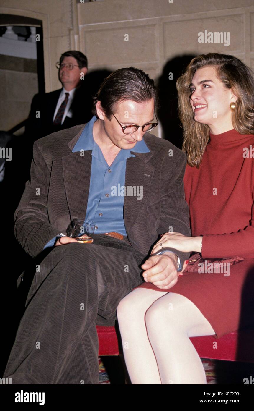 Brooke Shields und Liam Neeson Anfang der 90er Jahre. © RTTalesnick /MediaPunch Stockfoto