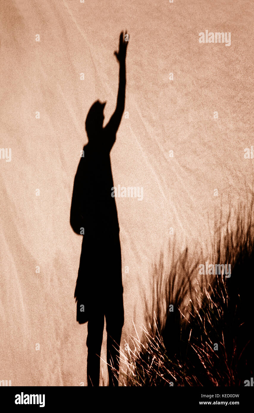 Wanderer in den Dünen von Maspalomas, Gran Canaria, Kanarische Inseln, Spanien. Stockfoto