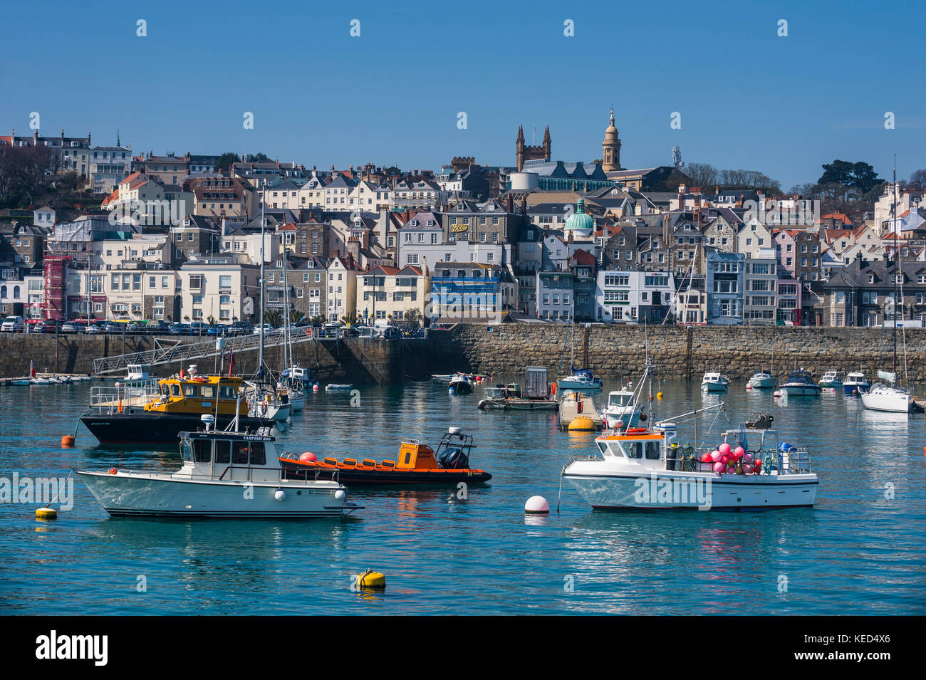 Die Küste von St. Peter Port, Guernsey, Channel Islands, Großbritannien Stockfoto