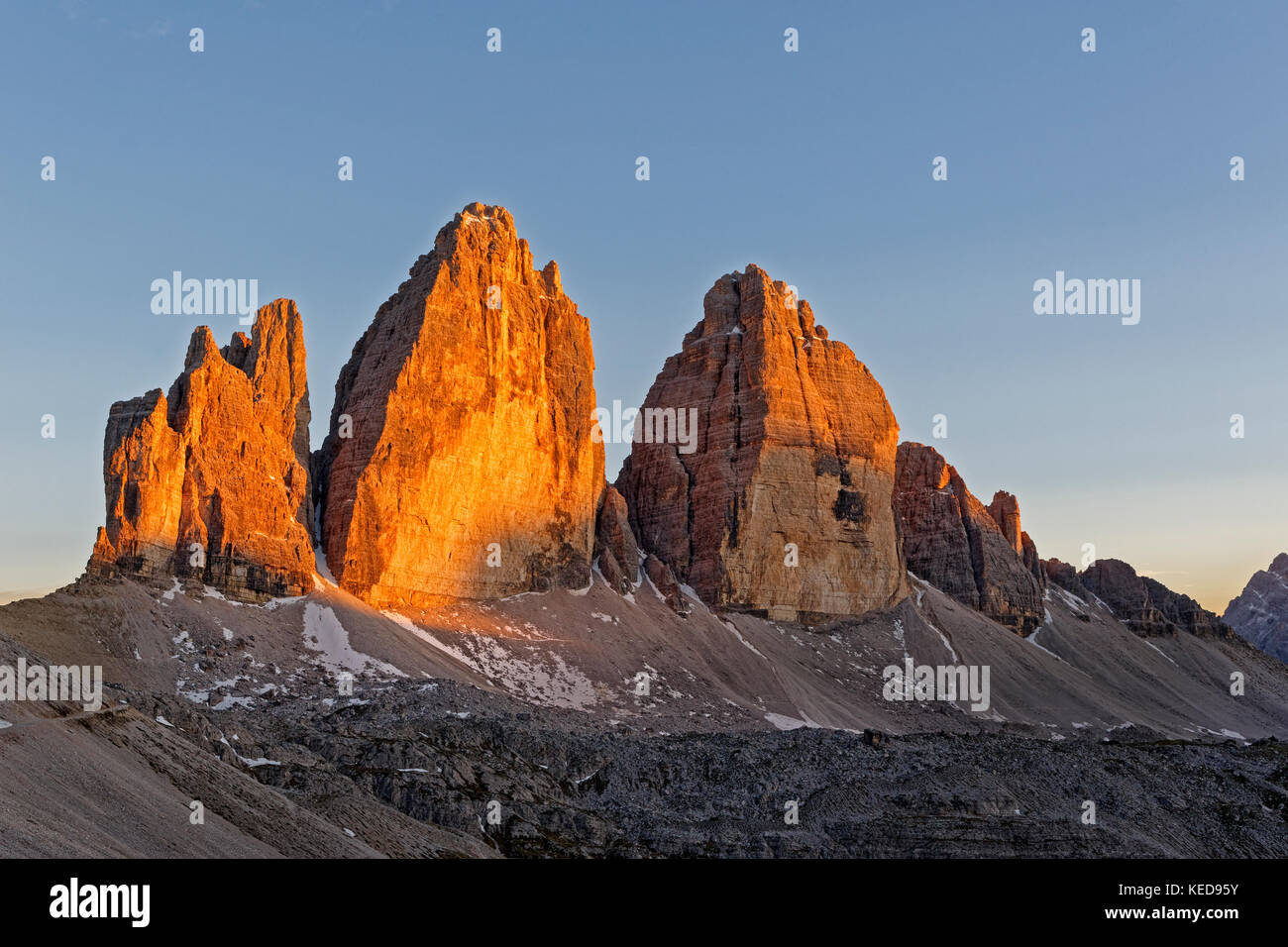 North Face der Drei Zinnen bei Sonnenuntergang, Sextner Dolomiten, Südtirol, Italien, Europa Stockfoto