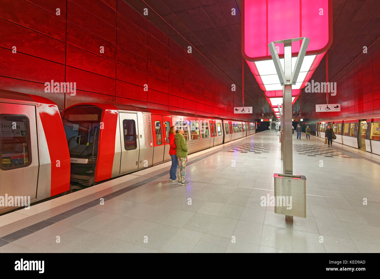 Lichtinstallation im themetro Station hafencity Universität u4, Hamburg, Deutschland, Europa Stockfoto