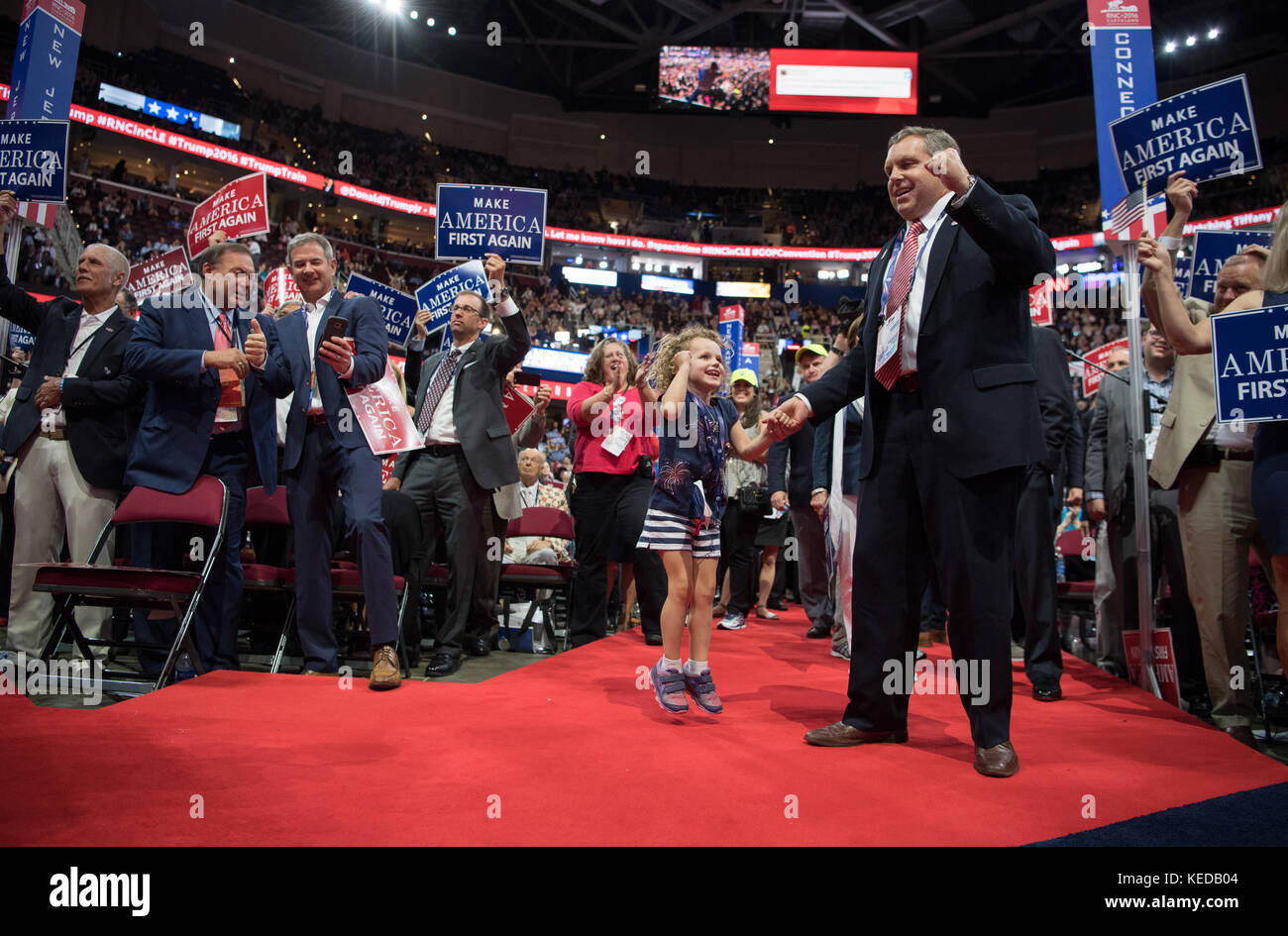 Gop delegierten Tanz in den Gängen während der Republican National Convention, 20. Juli 2016 in Cleveland, Ohio. Stockfoto