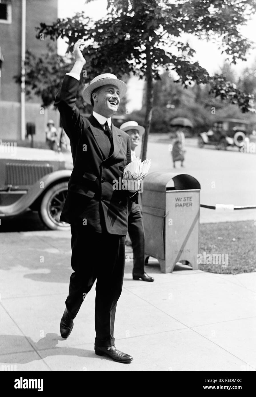 Franklin Roosevelt, Assistant Secretary of the Navy, Portrait WAVING, Washington DC, USA, Harris & Ewing, 1915 Stockfoto