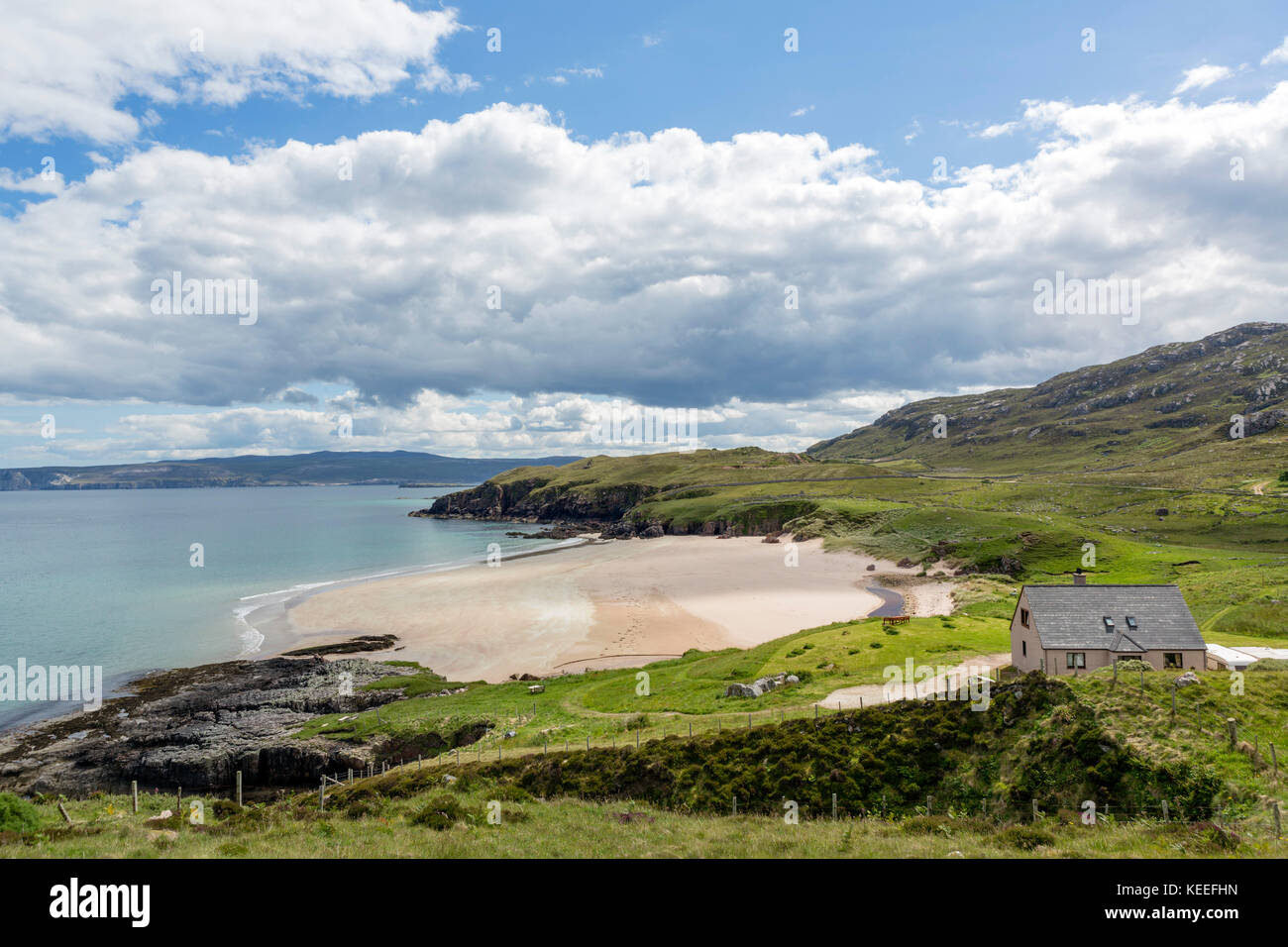 Haus am Strand bei Sangobeg, in der Nähe von Durness, Sutherland, Scottish Highlands, Schottland, UK Stockfoto