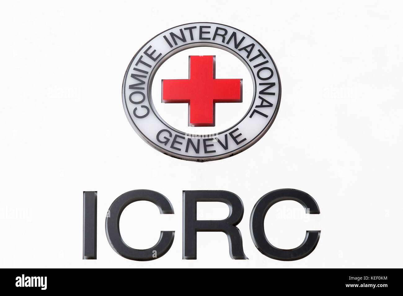 Genf, Schweiz - Oktober 1, 2017: Ikrk-Logo auf einem Panel. Das Internationale Komitee vom Roten Kreuz ist eine humanitäre Institution Stockfoto