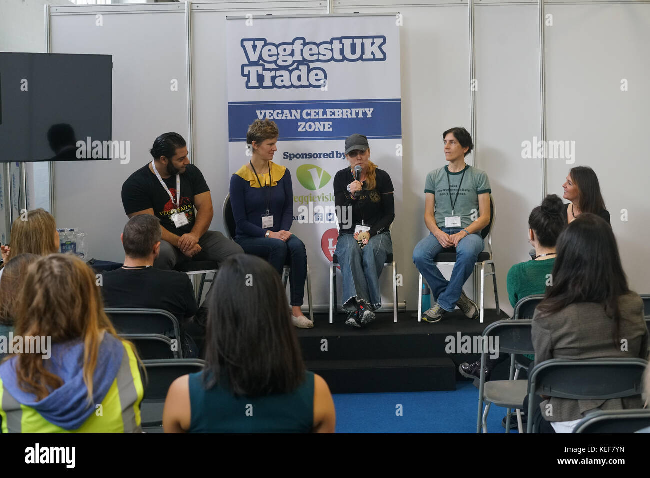 London, England, UK. 20 Okt, 2017. Patrol baboumian - vegane Strongman, Kate strong - vegenfest Triathlet, Karin ridgers, Fiona Oakes - Ultra Marathon, Christine vardaros - vegane Radfahrer Talk für vegan Sport Stars in der ersten vegfestuk Handel bei Olympia, London, UK Credit: Siehe li/alamy leben Nachrichten Stockfoto