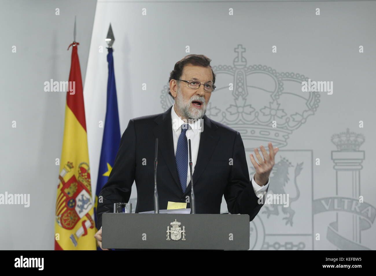 Madrid, Spanien. 21 Okt, 2017. Der spanische Premierminister Mariano Rajoy spricht während einer Pressekonferenz nach einem speziellen Minister Vorstandssitzung der 155 Artikel zu genehmigen Katalonien "unilaterale Unabhängigkeit Erklärung von Moncloa Palace in Madrid, am Samstag, 21, Oktober 2017 zu vermeiden. Credit: Gtres Información más Comuniación auf Linie, S.L./Alamy leben Nachrichten Stockfoto
