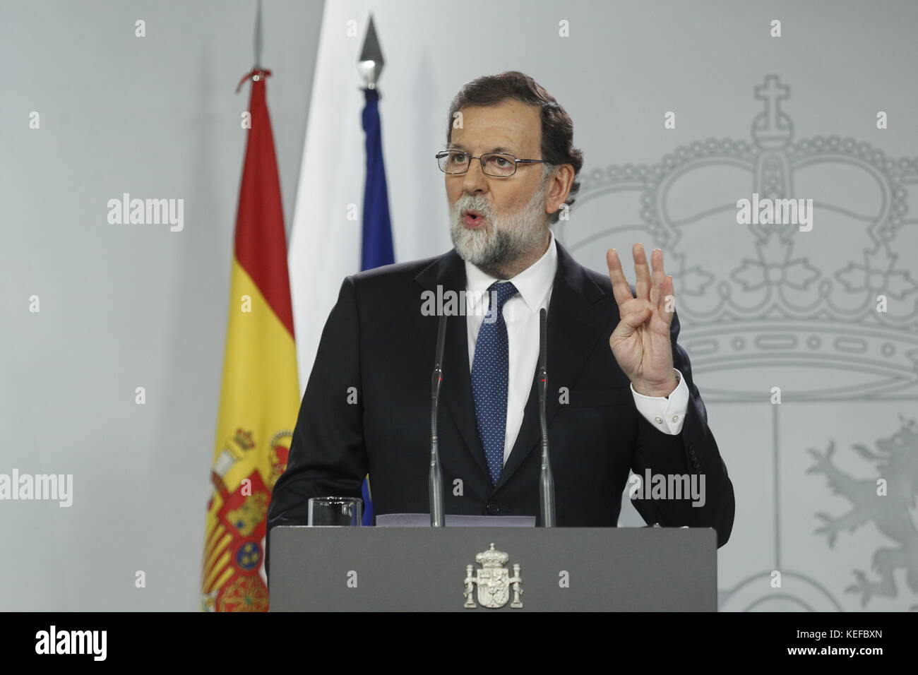 Madrid, Spanien. 21 Okt, 2017. Der spanische Premierminister Mariano Rajoy spricht während einer Pressekonferenz nach einem speziellen Minister Vorstandssitzung der 155 Artikel zu genehmigen Katalonien "unilaterale Unabhängigkeit Erklärung von Moncloa Palace in Madrid, am Samstag, 21, Oktober 2017 zu vermeiden. Credit: Gtres Información más Comuniación auf Linie, S.L./Alamy leben Nachrichten Stockfoto
