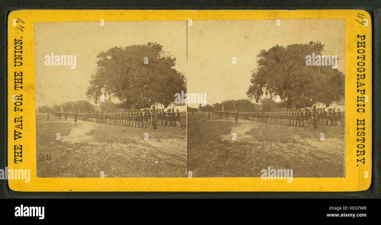 Ein historisches Bild der Kostümparade des 1. South Carolina Colour Regiments, fotografiert von Taylor & Huntington, zeigt afroamerikanische Soldaten während des Bürgerkriegs. Stockfoto