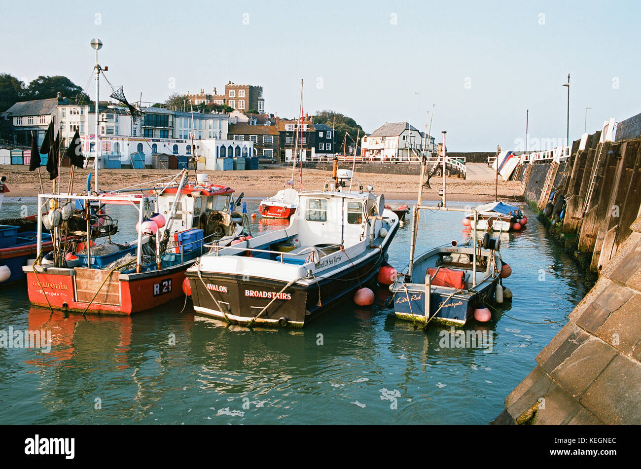 Fischerboote in Broadstairs Hafen, die Isle of Thanet, East Kent, Großbritannien Stockfoto