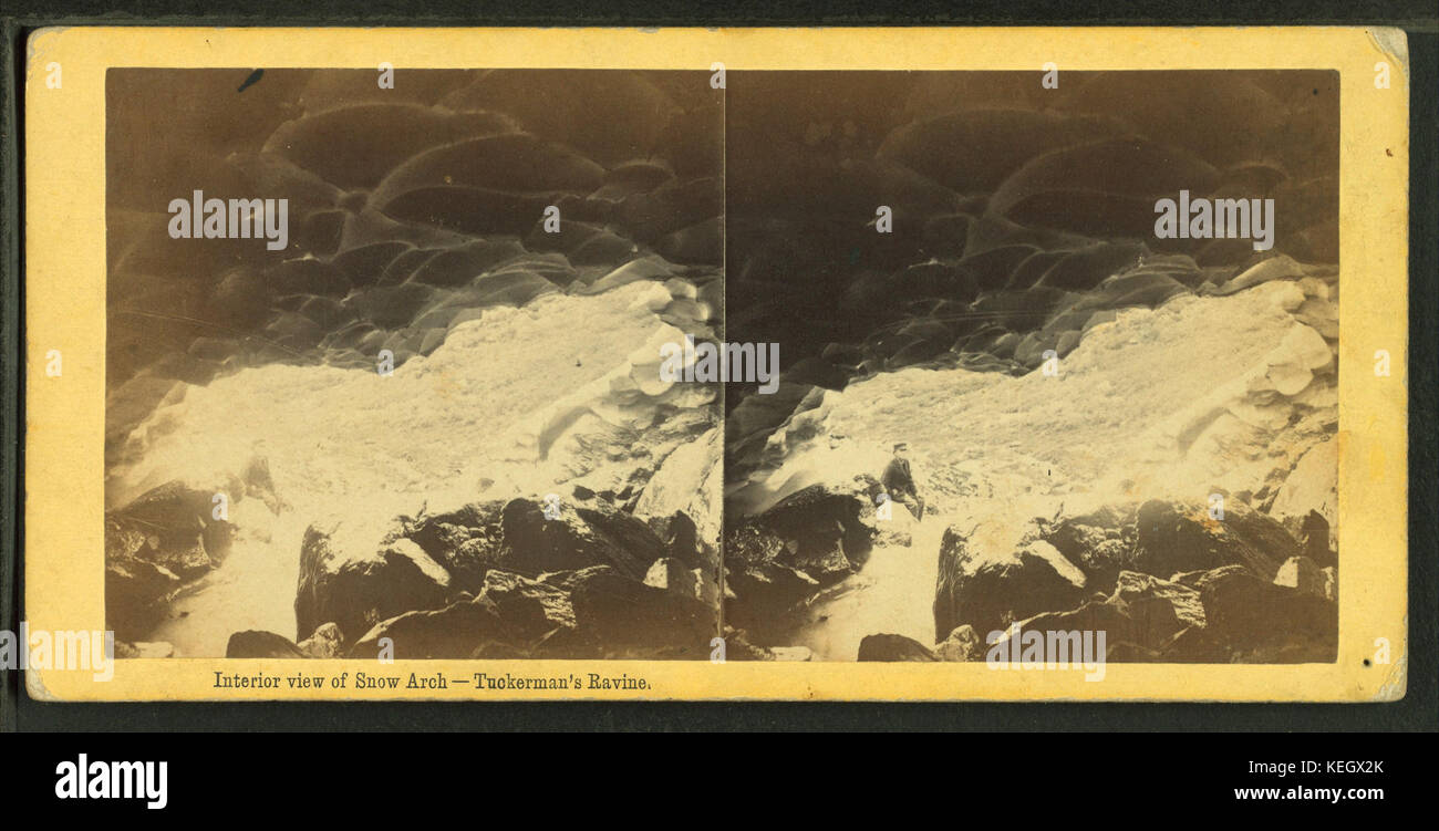 Der InteriorviewofSnowArch, Tuckerman Ravine, byPease, N. W. (NathanW.), 1836-1918 Stockfoto