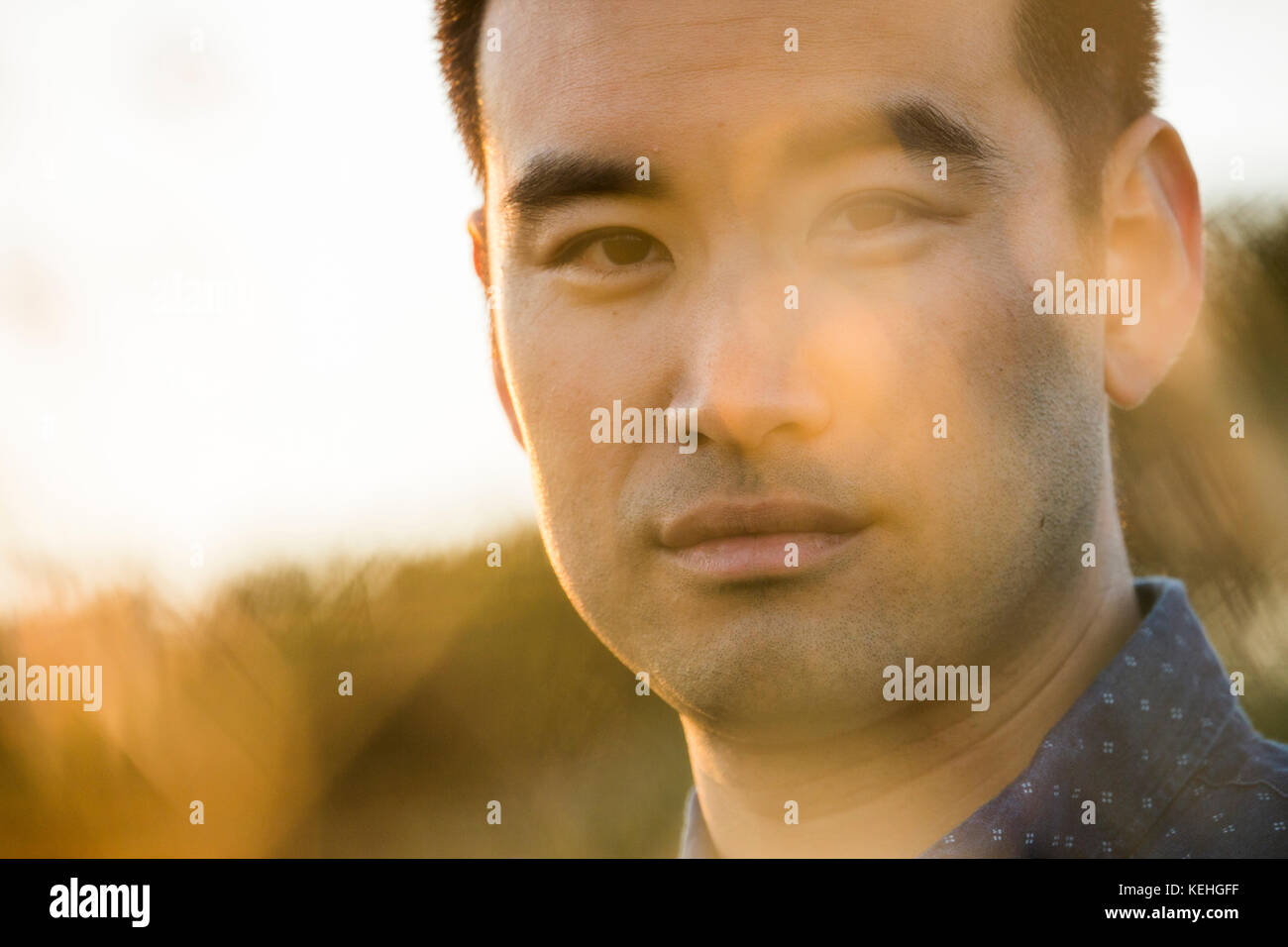 Nahaufnahme eines ernsthaften Chinesen Stockfoto
