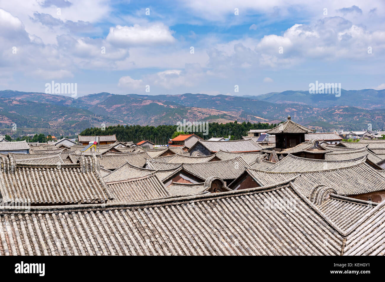 Chinesische traditionelle Dächer in Dali, Yunnan, China Stockfoto