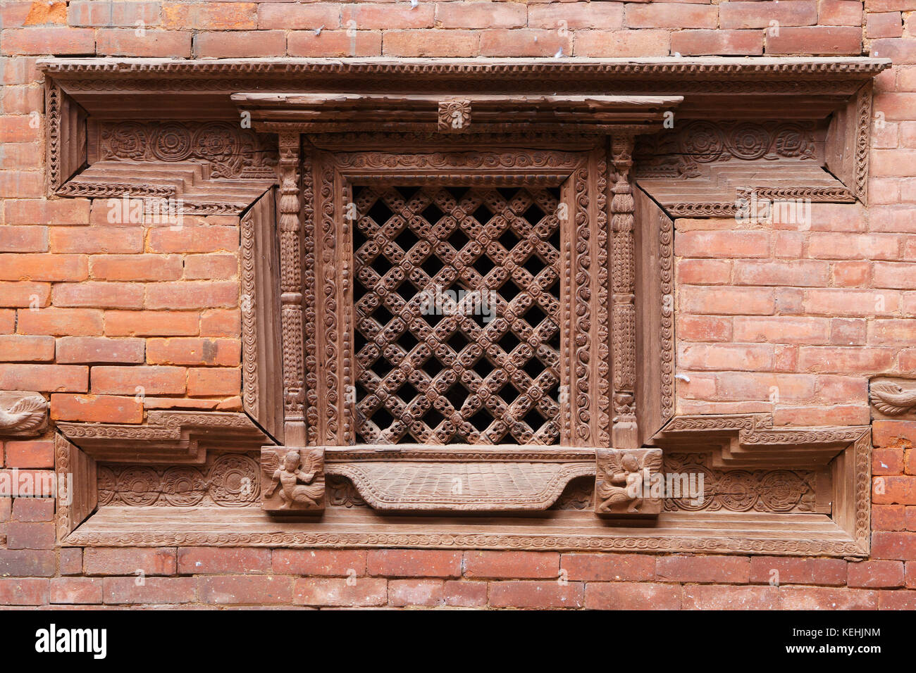 Geschnitzt aus Holz Fenster, Durbar Square, Kathmandu, Nepal. Stockfoto