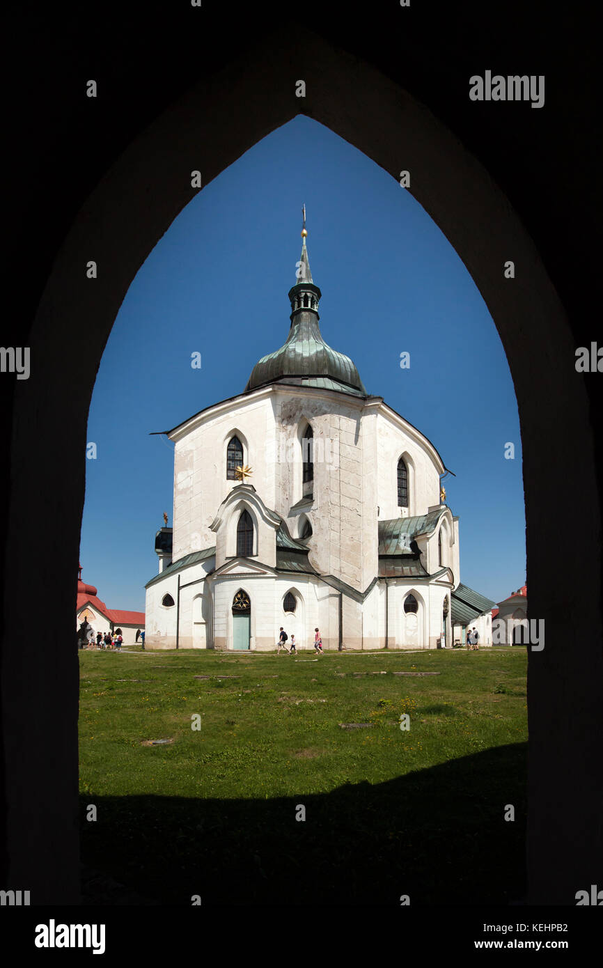 Wallfahrtskirche des hl. Johannes von Nepomuk (Poutní kostel svatého Jana Nepomuckého) bei Zelená Hora in Žďár nad Sázavou, Tschechien. Die Wallfahrtskirche von tschechischen Architekten mit italienischen Wurzeln Jan Santini Aichel in 1720-1727 in der Kombination von barocken und gotischen Stil, barocke gotischen Stil gebaut, bekannt wurde. Stockfoto