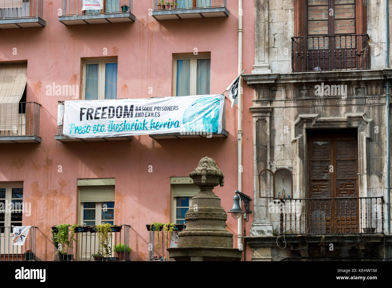 Plakat für das baskische Protest-Banner in Pamplona, Navarra, Nordspanien Stockfoto