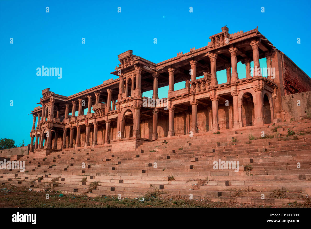 Sarkhej Roja im 15. Jahrhundert in Ahmedabad Stadt Indiens. Vor kurzem erklärte Weltkulturerbe Stadt. Stockfoto