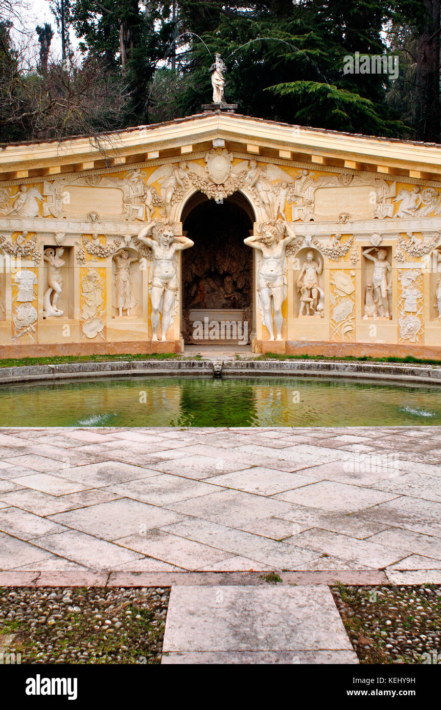 Italien, Venetien Villa Barbaro, Maser, entworfen von Andrea Palladio; Brunnen Stockfoto