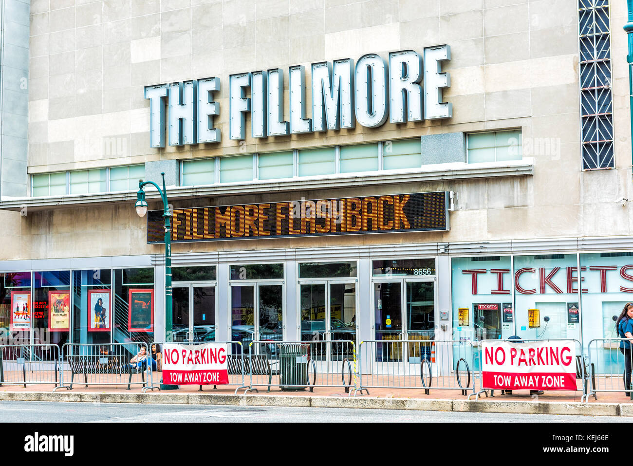 Silver Spring, USA - 16. September 2017: Innenstadt von Stadt in Maryland mit Straße unterwegs und der Fillmore Film Theater Stockfoto