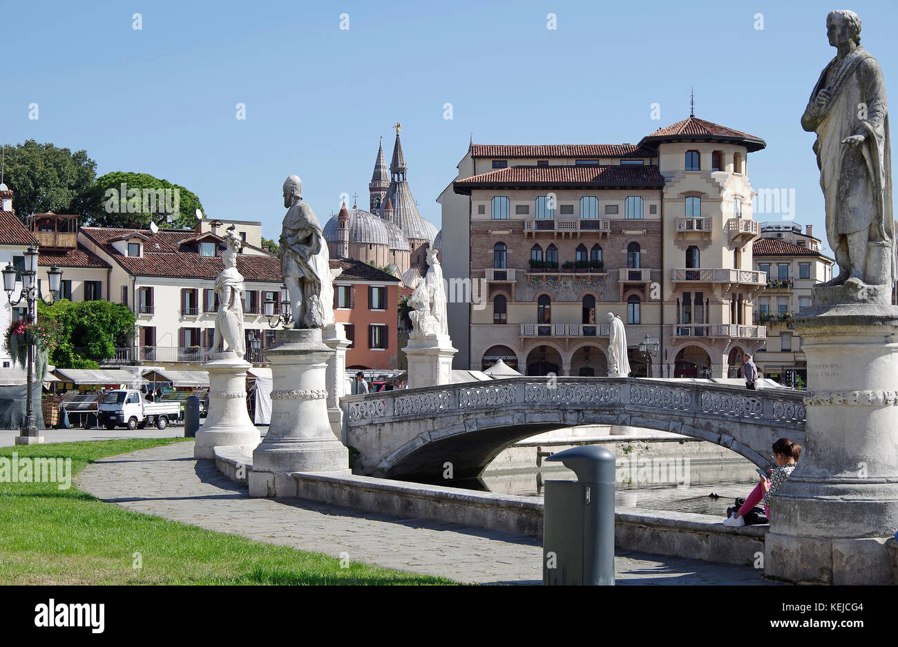 Der Prato della Valle, Padua, Italien, ein großer öffentlicher Raum, einer der größten Stadt und öffentlicher Raum in Europa, Stockfoto