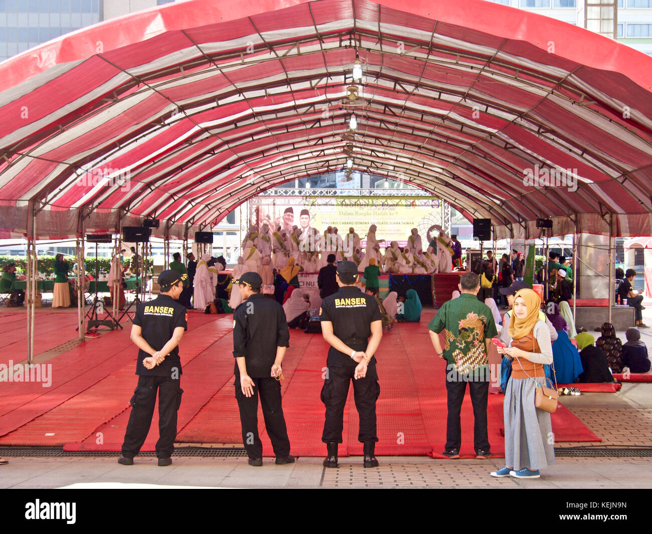 Muslimische Veranstaltung im Freien Tentage am Hauptbahnhof von Taipei, Taiwan Stockfoto