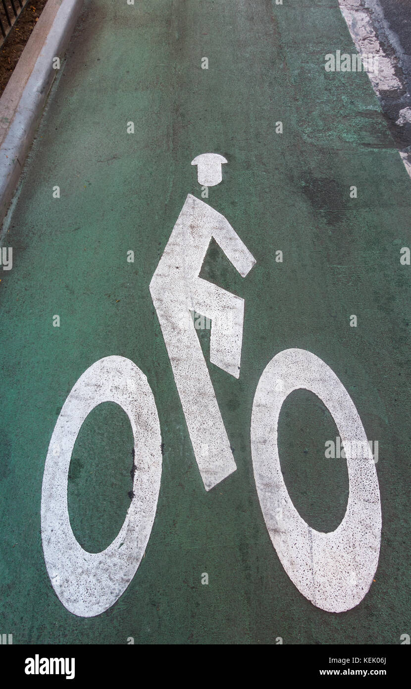Ein Bike Abbildung markiert eine New York geschützt Rad weg! Stockfoto