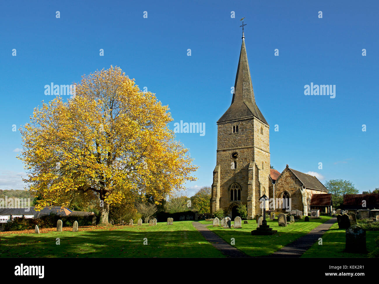 Die Kirche des hl. Andreas und der hl. Maria, der Jungfrau, Befiederung, East Sussex, England, Großbritannien Stockfoto