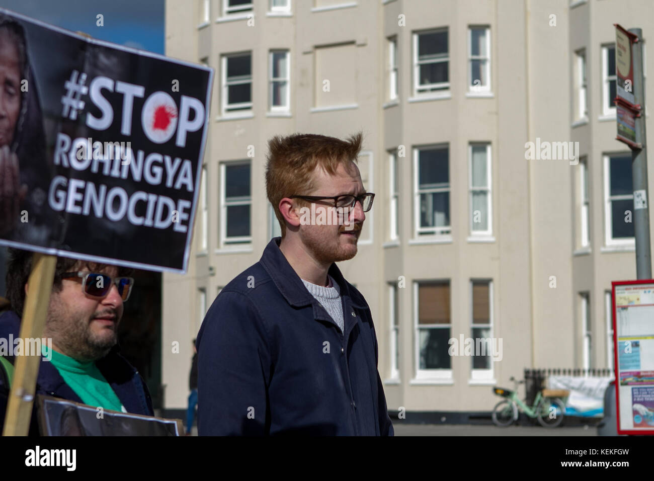 Muslime in Brighton und Hove haben einen Marsch und eine Kundgebung in Solidarität mit den rohingya Muslime organisiert. 22 Okt, 2017. Verschiedene andere Gruppen nahmen an der März, einschließlich Arbeitskosten mp für Brighton kemptown, llyod Russell - moyle. Die rohingyas sind eine muslimische Minderheit, die systematische Verfolgung durch die Regierung in Birma erlitten hat. Zehntausende rohingya in das benachbarte Bangladesch seit Ende August 2017 Credit geflohen sind: matt Duckett/imageslive/zuma Draht/alamy leben Nachrichten Stockfoto