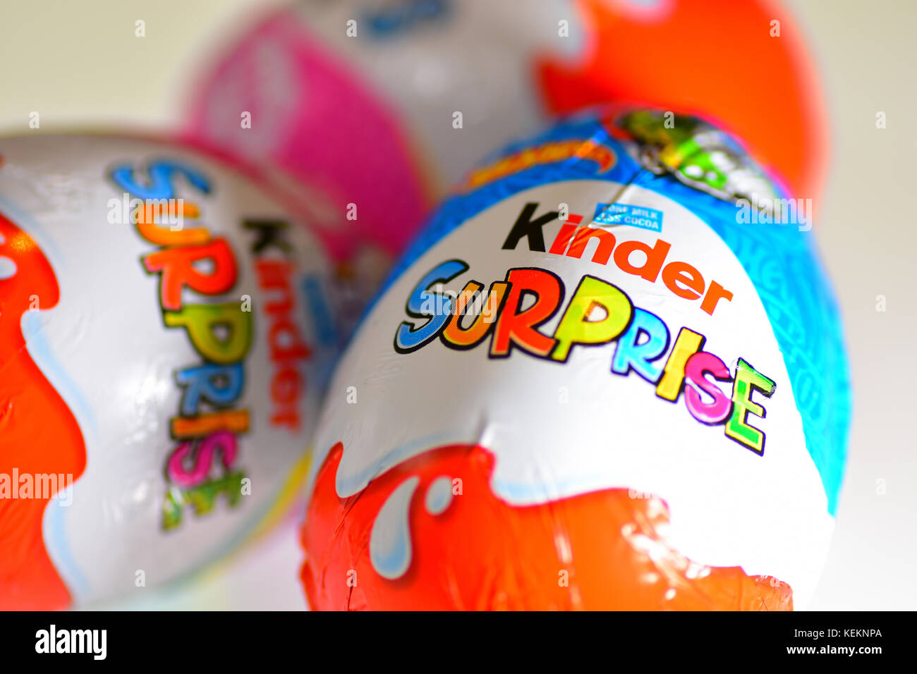 Kinder überraschungseier -Fotos und -Bildmaterial in hoher Auflösung ...