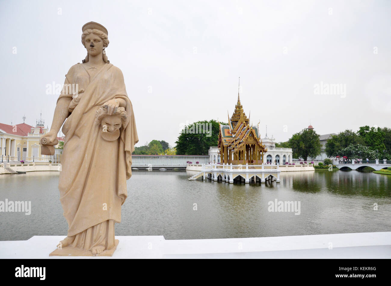 Thai Royal Residence bei Bang Pa-in Royal Palace in Ayutthaya, Thailand. Stockfoto