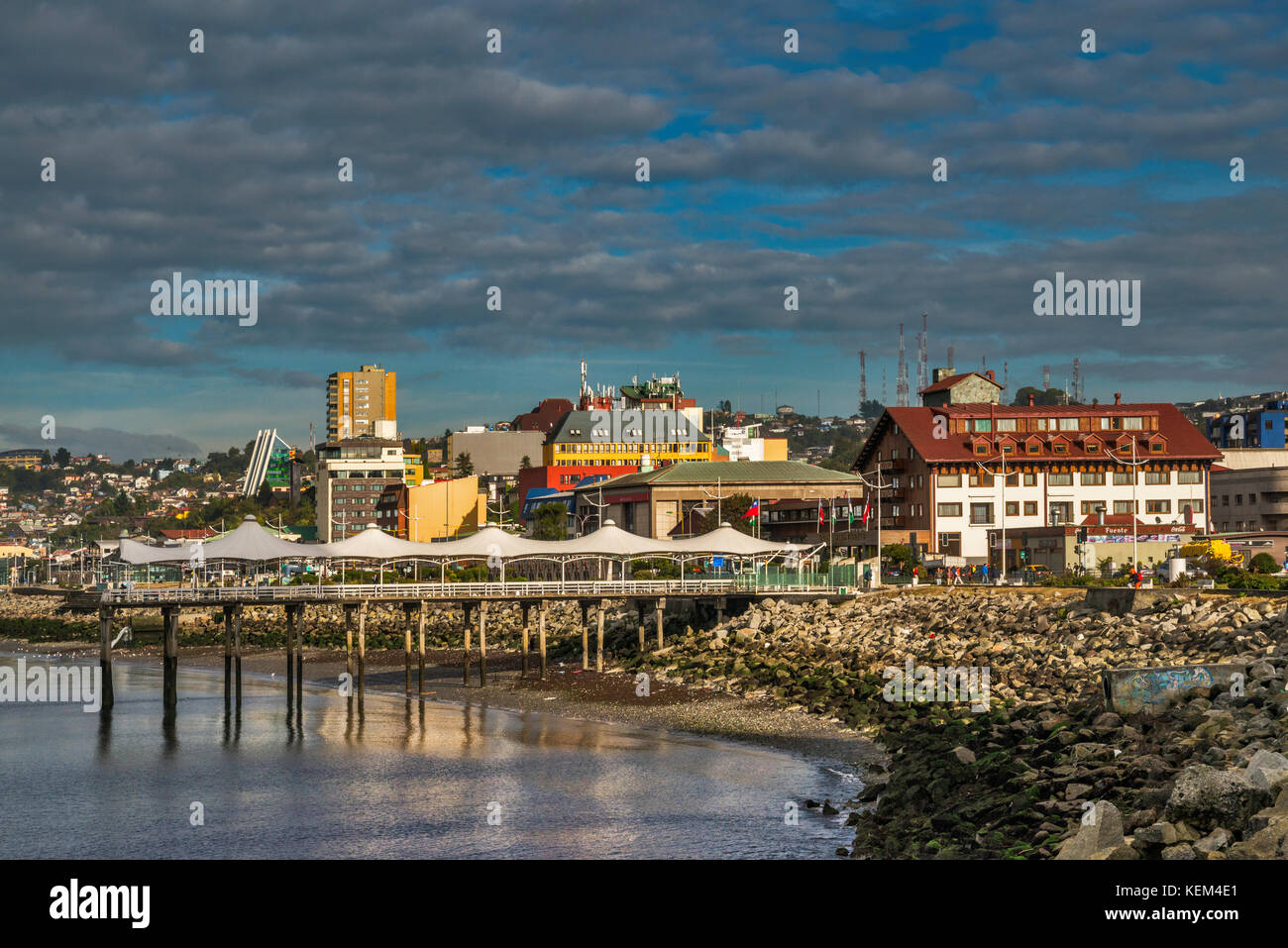 Muelle, Pier in Puerto Montt, Los Lagos Region, Patagonien, Chile Stockfoto