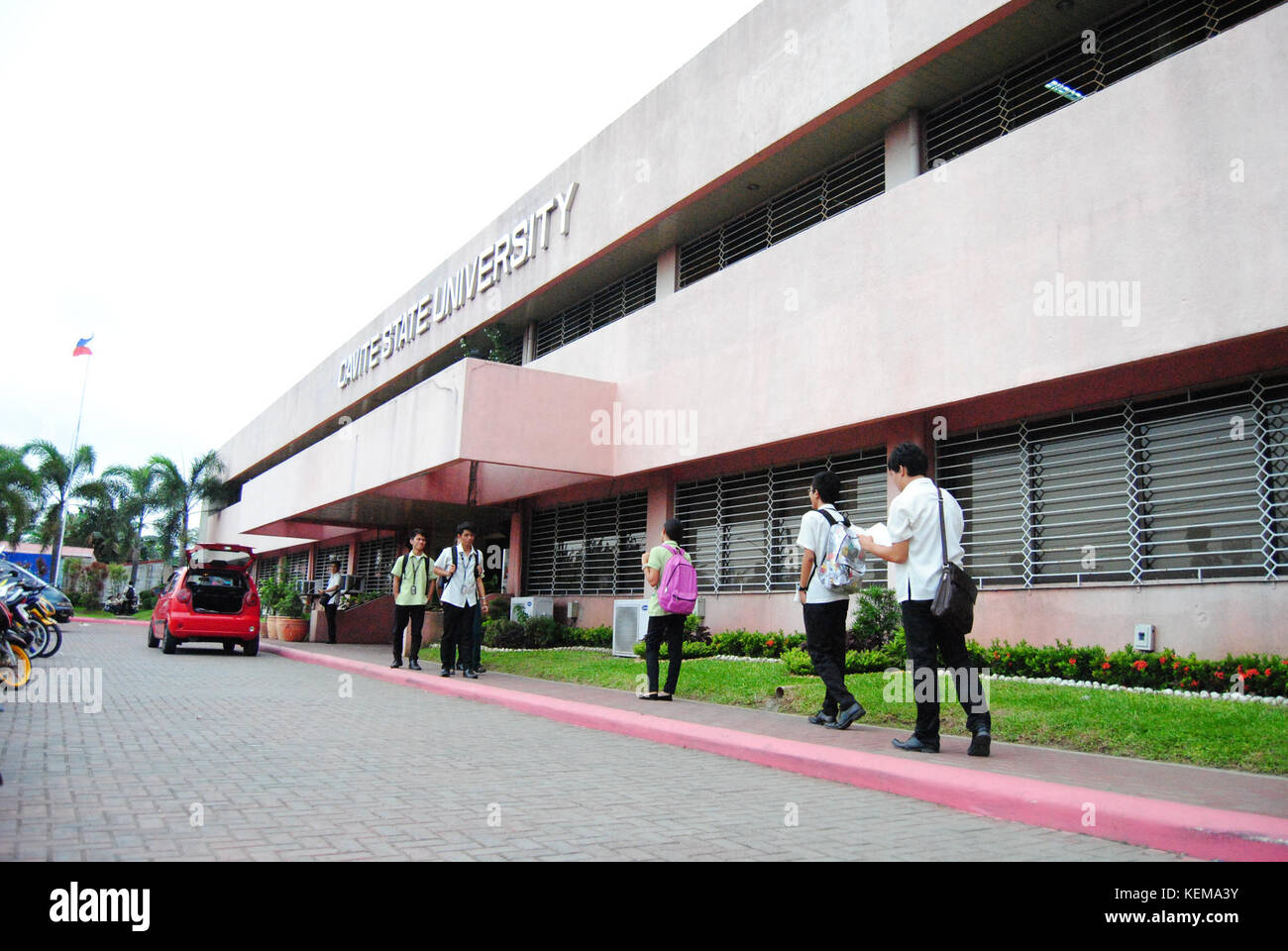 Fassade der Cavite State University Cavite City Campus Stockfoto