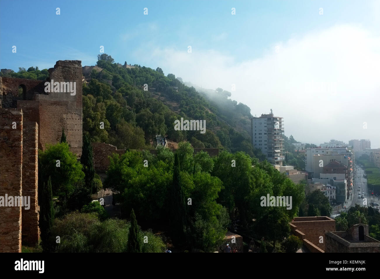 Blick nach Osten vom Castillo (Schloss) auf dem Monte Gibralfaro, Málaga, Andalusien, Spanien, September 2017 Stockfoto
