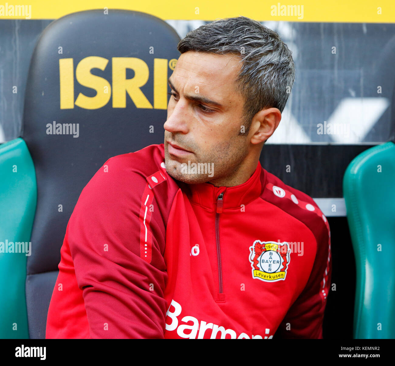 Sport, Fußball, Bundesliga, 2017/2018, Borussia Mönchengladbach vs Bayer 04 Leverkusen 1:5, Stadion Borussia Park, Ersatz Sitzbank, Torwart ramazan oezcan (Bayer) Stockfoto