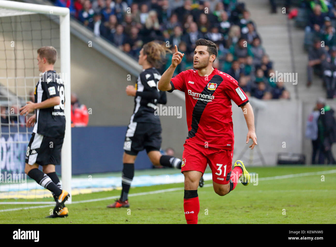 Sport, Fußball, Bundesliga, 2017/2018, Borussia Mönchengladbach vs Bayer 04 Leverkusen 1:5, Stadion Borussia Park, Freude an der 1:4, Torschütze kevin Volland (Bayer) Stockfoto