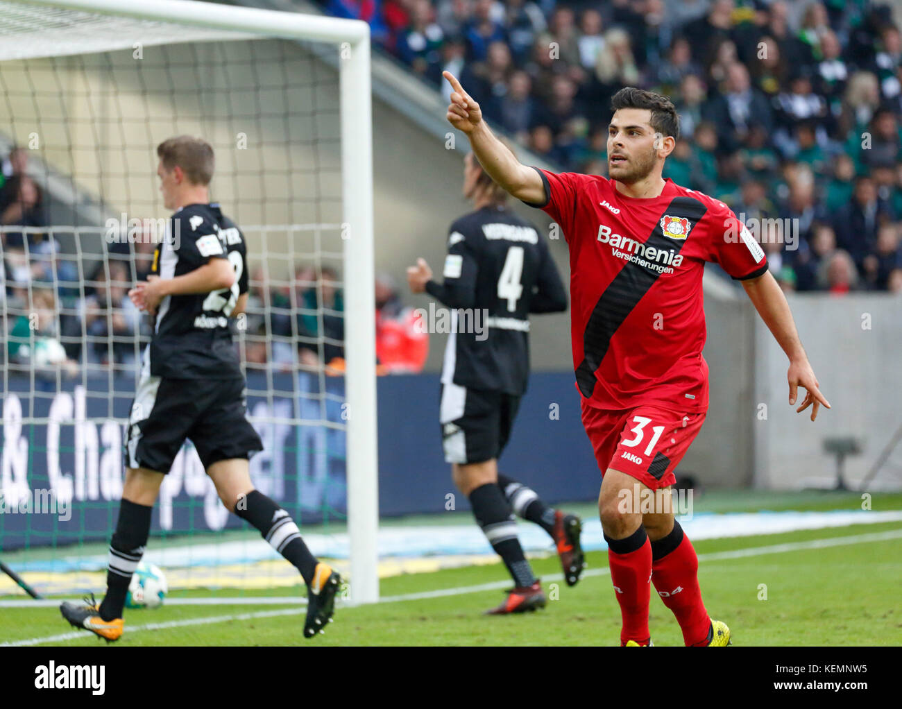 Sport, Fußball, Bundesliga, 2017/2018, Borussia Mönchengladbach vs Bayer 04 Leverkusen 1:5, Stadion Borussia Park, Freude an der 1:4, Torschütze kevin Volland (Bayer) Stockfoto
