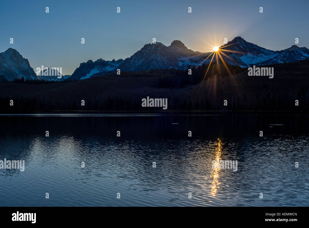 Im letzten Licht des Tages über ein Gebirge in Idaho Stockfoto