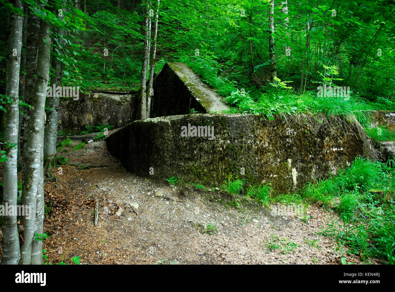 AJAXNETPHOTO. 25. Juni 2014. OBERSALZBURG, Deutschland. - Reste der Fundamente von ADOLF HITLER HAUS DER "Berghof". Foto: TONY HOLLAND/AJAX REF: DTH 142506 9871 Stockfoto