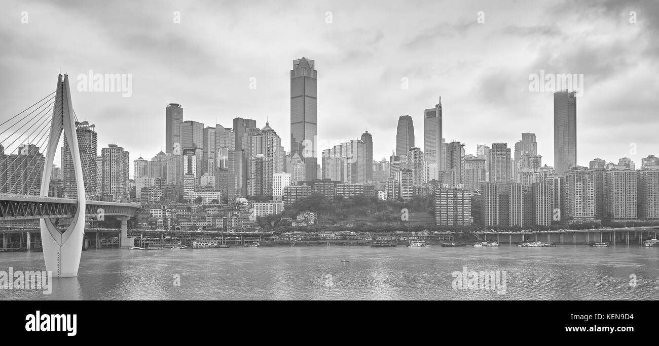 Schwarz-weiß Bild der Stadt Chongqing, China. Stockfoto