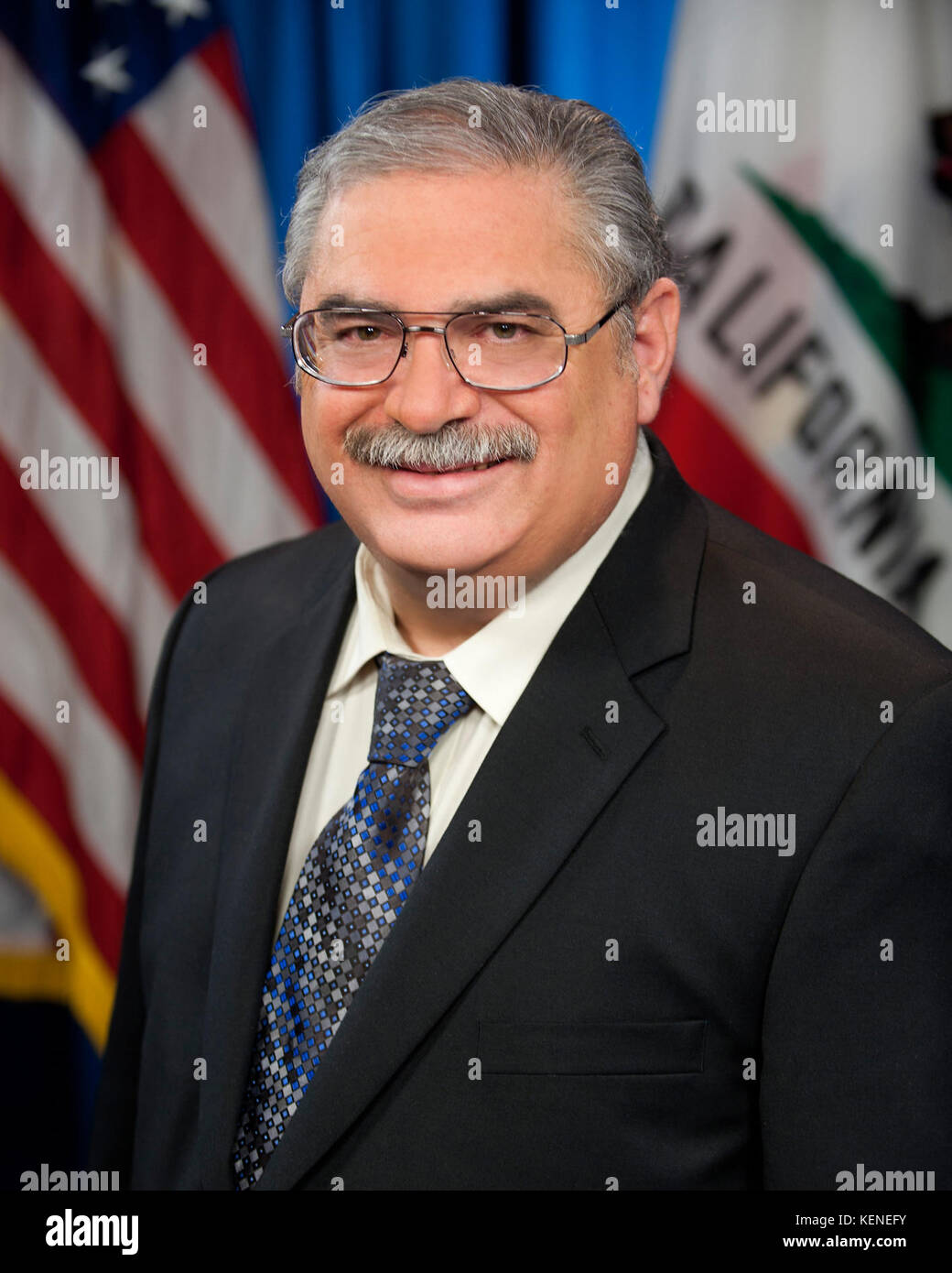 Dieses Bild zeigt Steve Fox, ein Mitglied der California Assembly, das 2013 aufgenommen wurde. Er zeigt seine Beteiligung an der kalifornischen Politik während seiner Amtszeit als gewählter Beamter. Stockfoto