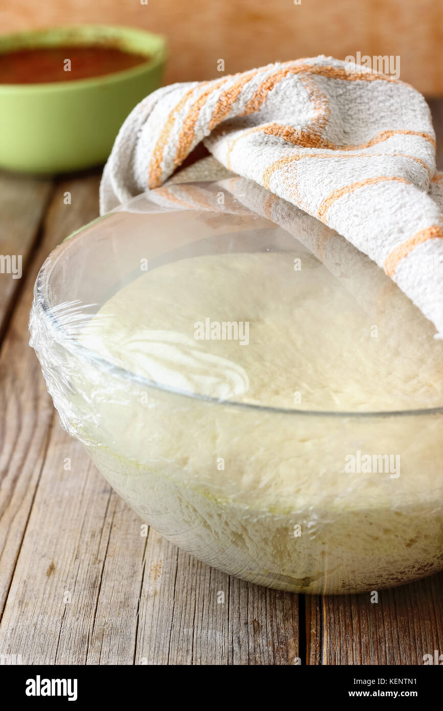 hausgemachte Pizza-Teig Stockfoto