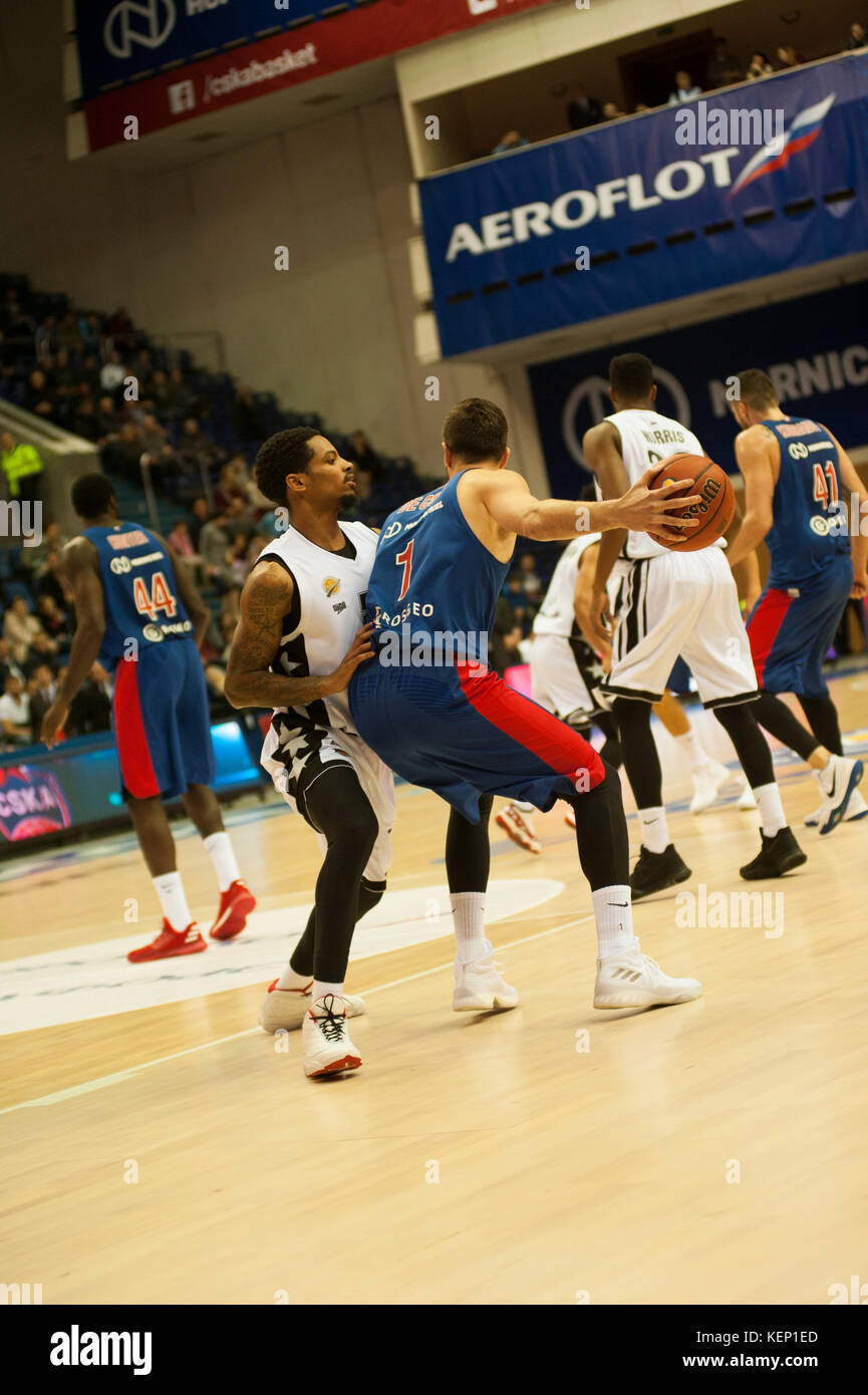 Nando de Colo(CSKA) vs Avtodor Guard, Moskau, Russland. Oktober 2017. CSKA Moskau-Avtodor Saratow, Basketball VTB League, Durstrunde, USK CSKA Arena, Moskau, Russland Credit: Konstantin Zismanov/Alamy Live News Stockfoto