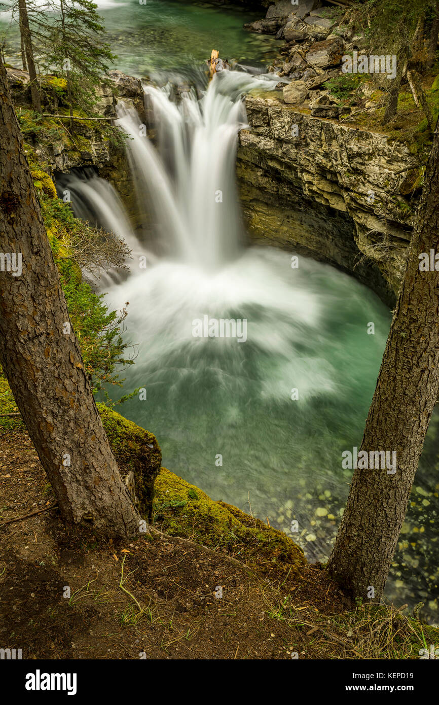 Johnston Canyon in den Bow Valley Parkway entfernt. Stockfoto