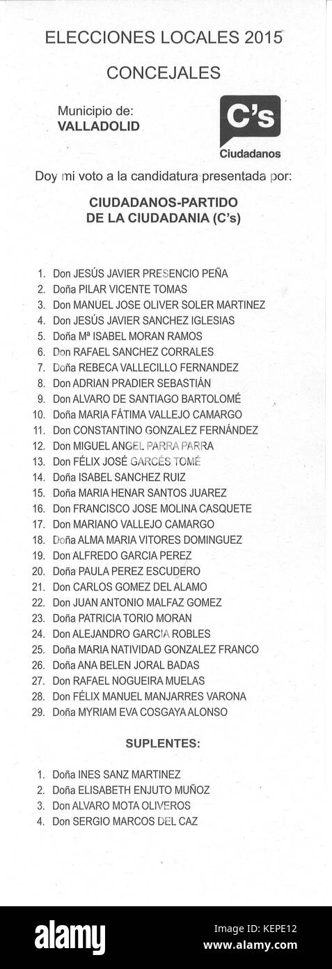 Ein Dokument oder Bericht über die Kommunalwahlen in Valladolid im Jahr 2015. Dieser Beitrag konzentriert sich auf den politischen Kontext und die Ergebnisse der Wahlen in der spanischen Stadt. Stockfoto