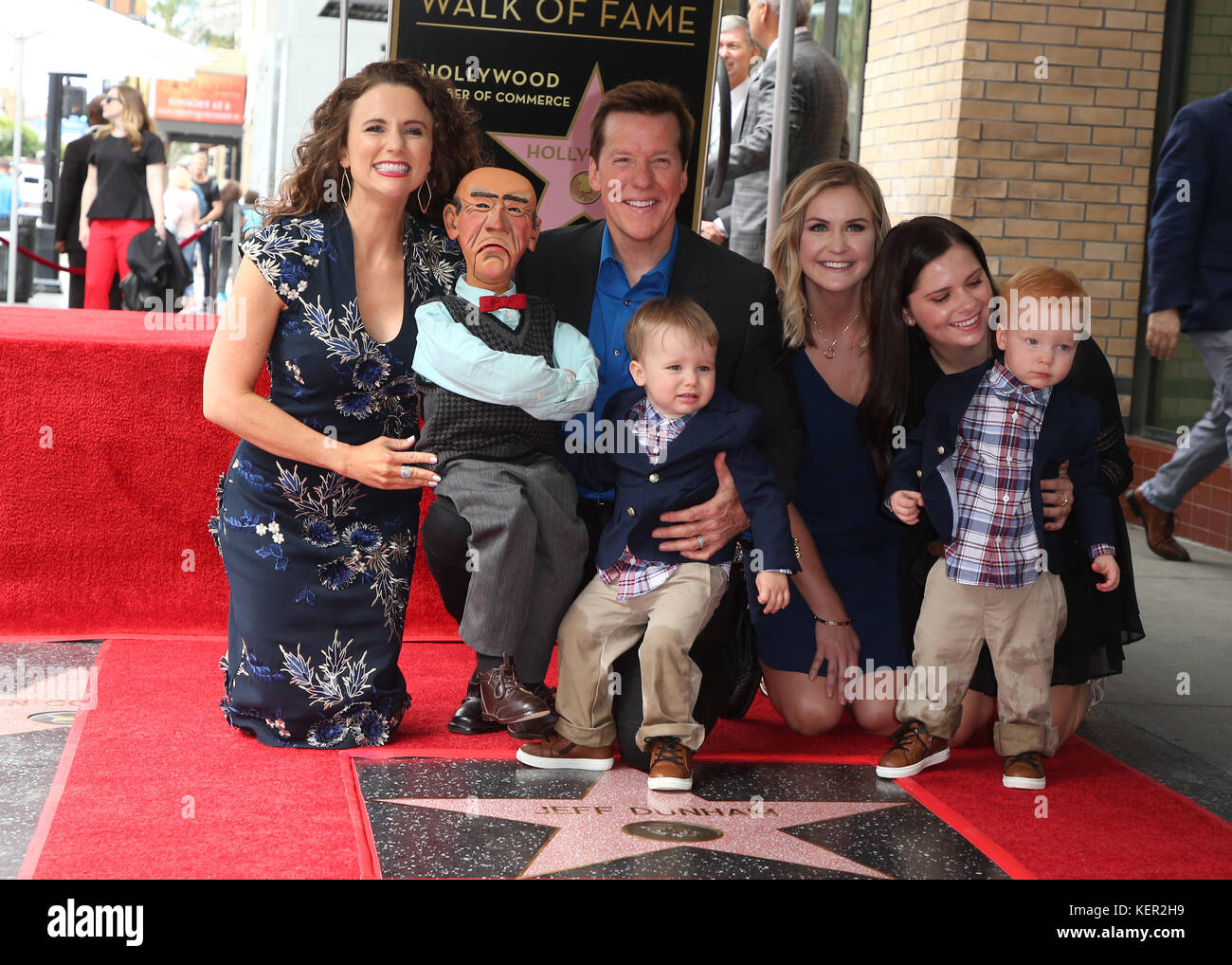 Jeff Dunham erhält den Star auf dem Hollywood Walk of Fame mit: Jeff Dunham, Audrey Dunham, James Dunham, Familie Wo: Hollywood, Kalifornien, Vereinigte Staaten, wann: 21. September 2017 Kredit: FayesVision/WENN.com Stockfoto