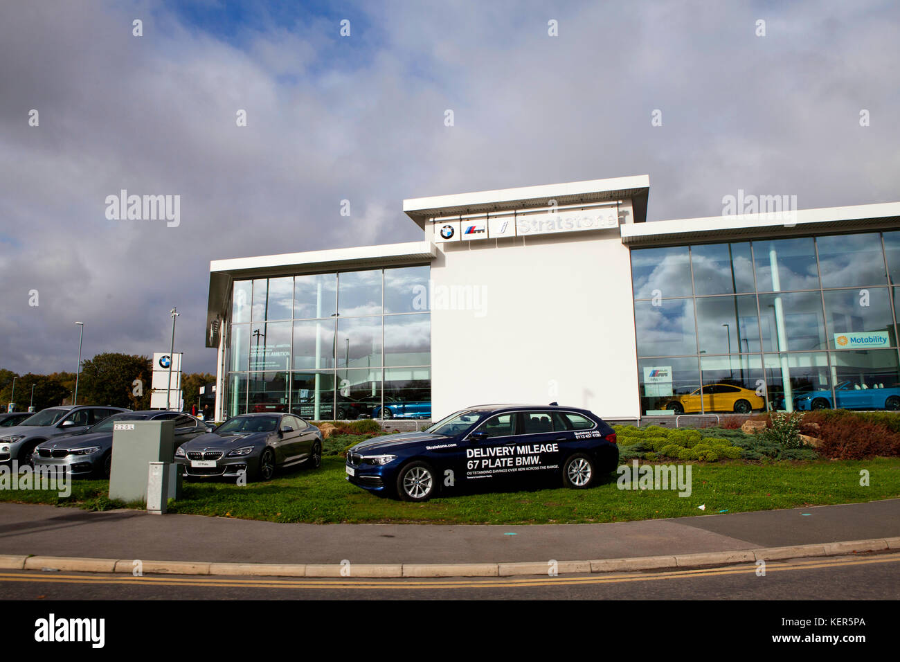 Stratstone BMW Showroom auf geldard Straße in Leeds Stockfoto