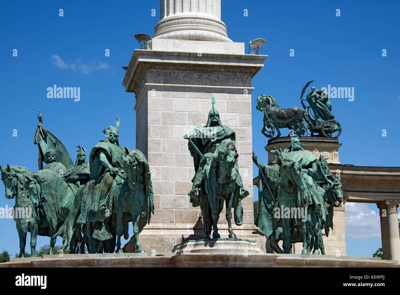 Bronze Statuen sieben magyarischen Häuptlinge Heroes Square Budapest Ungarn Stockfoto