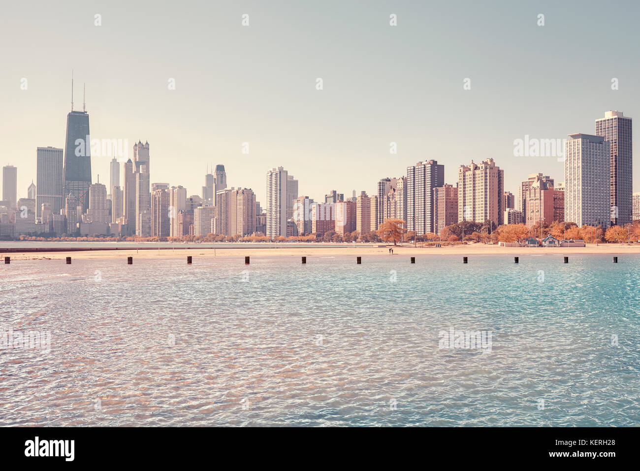 Vintage Farben Foto von Chicago Skyline der Stadt vom See Michigan, USA. Stockfoto